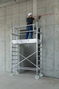 Günzburger Aluminium-Rollgerüst Mit Fahrbalken*, Plattformen Im 2m-Abstand, 154945