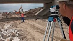 Bosch Optisches Nivelliergerät GOL 20 G, Mit Baustativ BT 160, GR 500 061599404P -Werkzeugserien Geschäft IMG RD 361404 16wX7Pu5LunJA4n 600x600